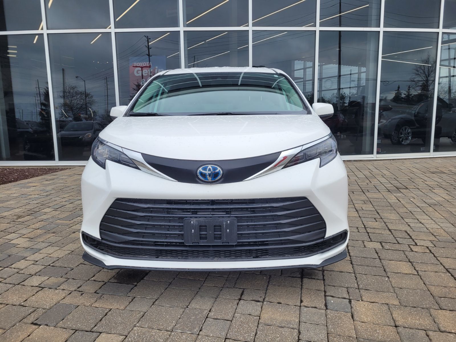 Toyota Sienna Hybrid  2024 à Bolton, Ontario