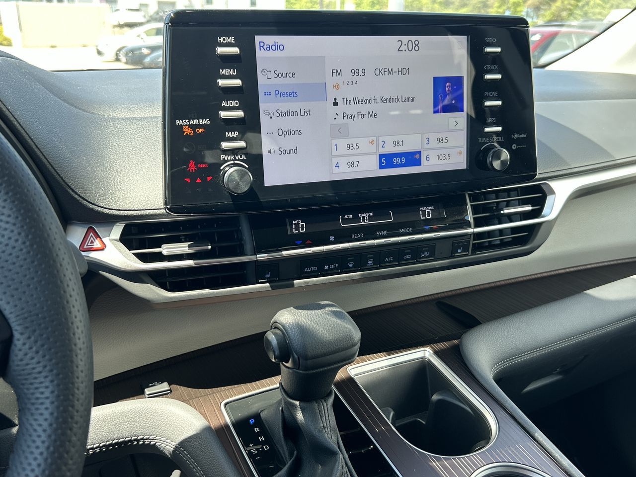 Toyota Sienna Hybrid  2024 à Bolton, Ontario
