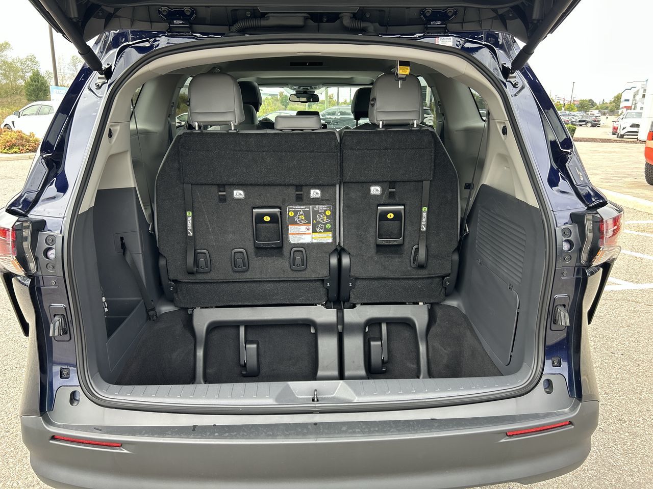 Toyota Sienna Hybrid  2024 à Bolton, Ontario