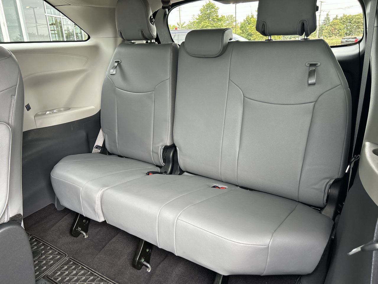 Toyota Sienna Hybrid  2024 à Bolton, Ontario