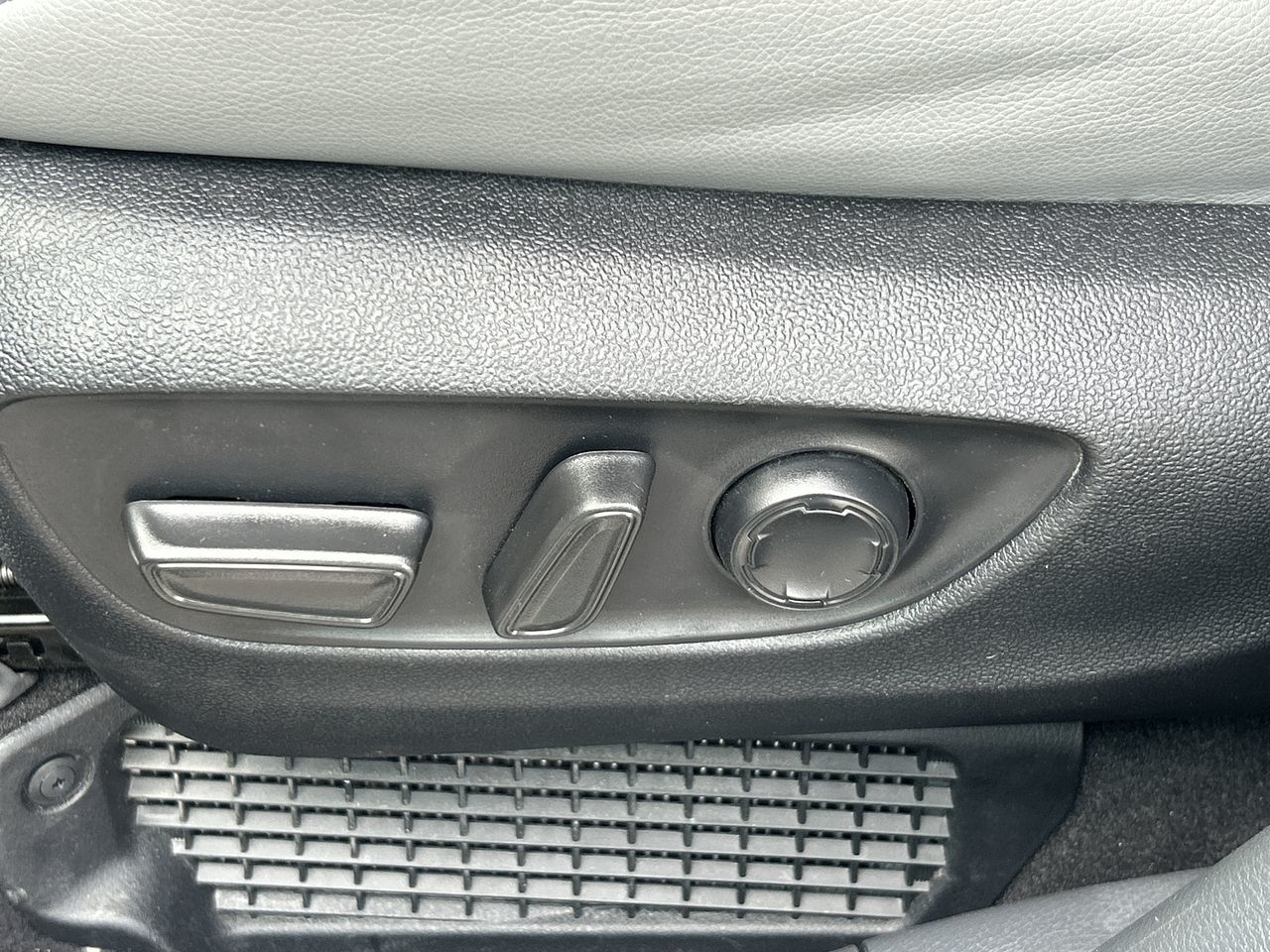 Toyota Sienna Hybrid  2024 à Bolton, Ontario