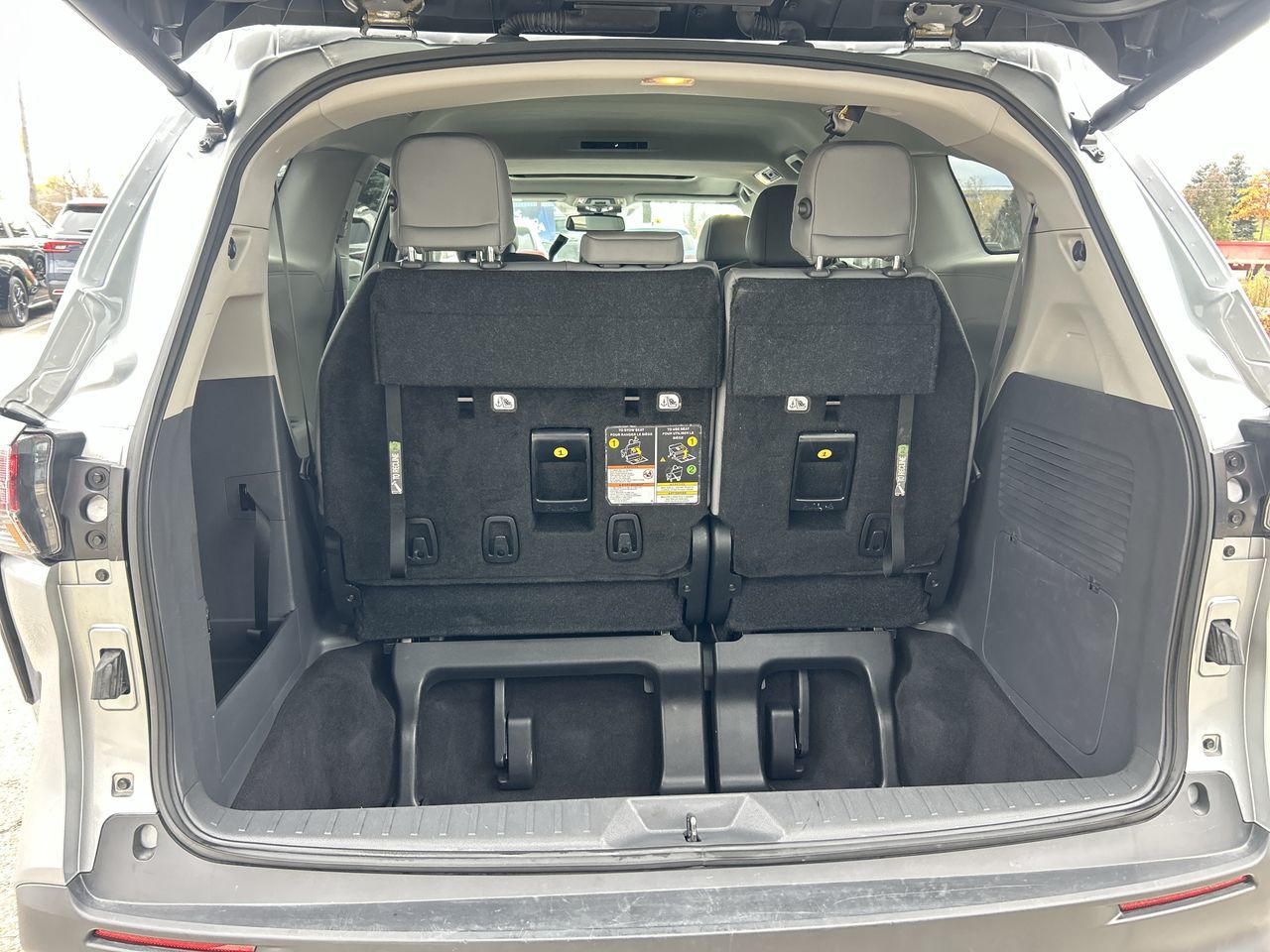 Toyota Sienna Hybrid  2024 à Bolton, Ontario