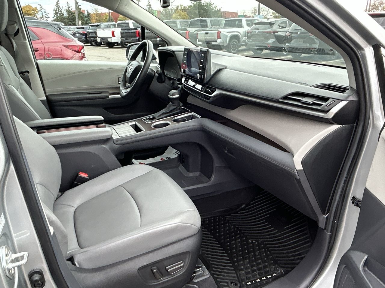 Toyota Sienna Hybrid  2024 à Bolton, Ontario