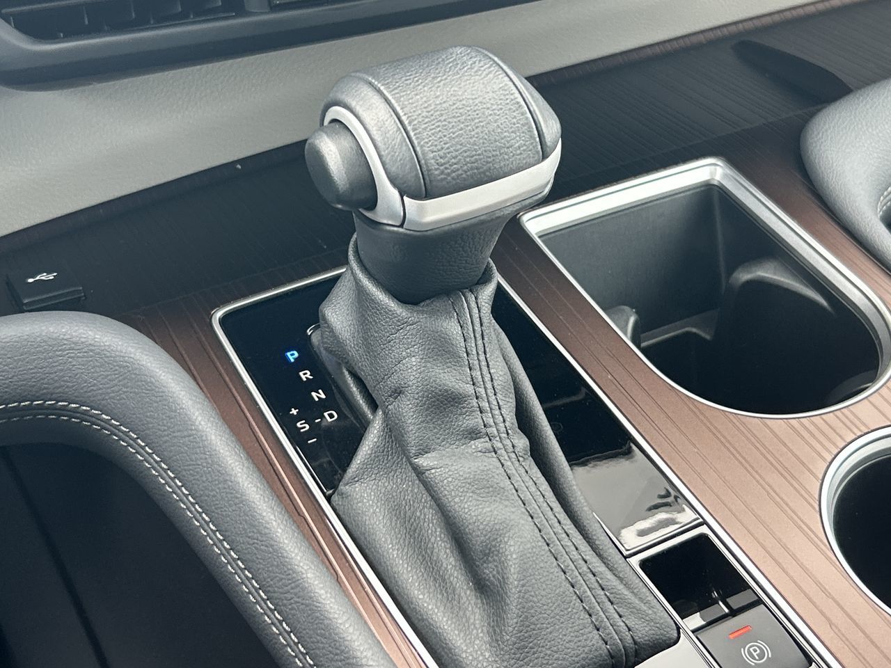 Toyota Sienna Hybrid  2024 à Bolton, Ontario