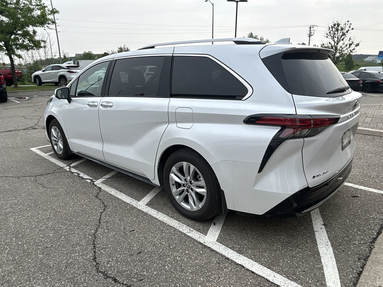 2025 Toyota Sienna Hybrid in Bolton, Ontario