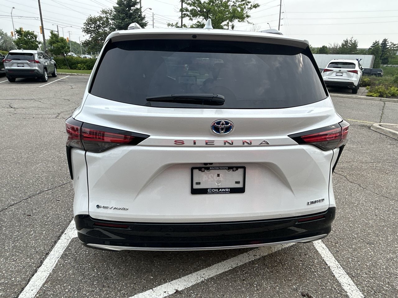 2025 Toyota Sienna Hybrid in Bolton, Ontario