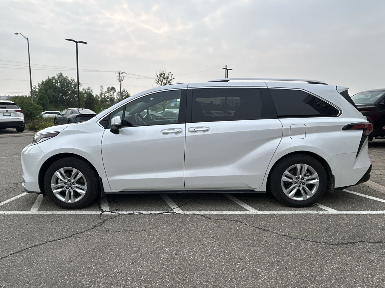 2025 Toyota Sienna Hybrid in Bolton, Ontario