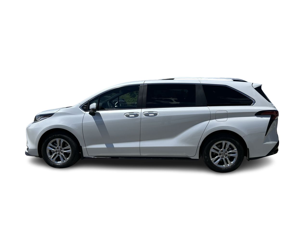 2025 Toyota Sienna Hybrid in Bolton, Ontario