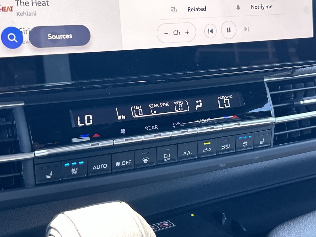 2025 Toyota Sienna Hybrid in Bolton, Ontario