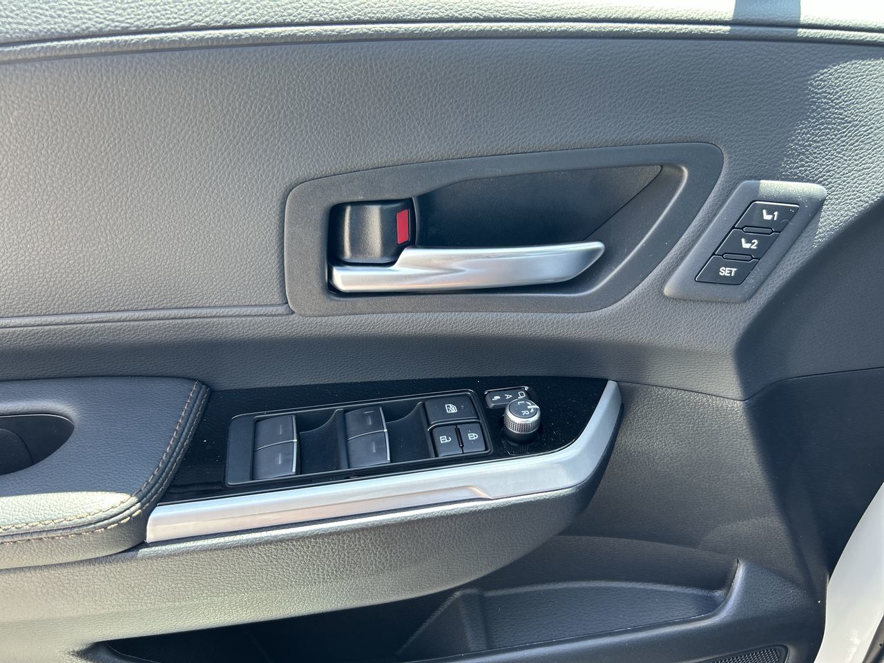 2025 Toyota Sienna Hybrid in Bolton, Ontario