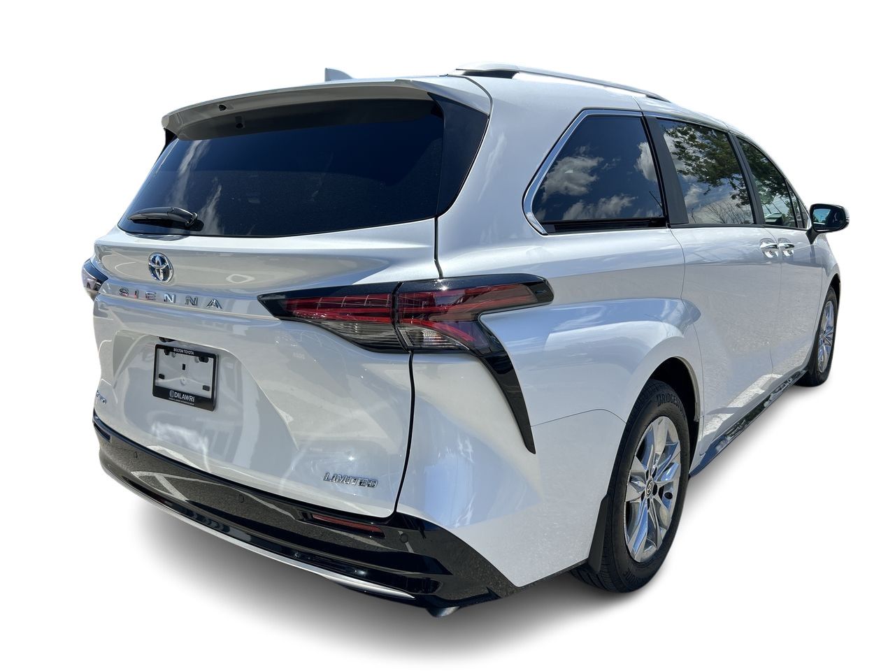 2025 Toyota Sienna Hybrid in Bolton, Ontario