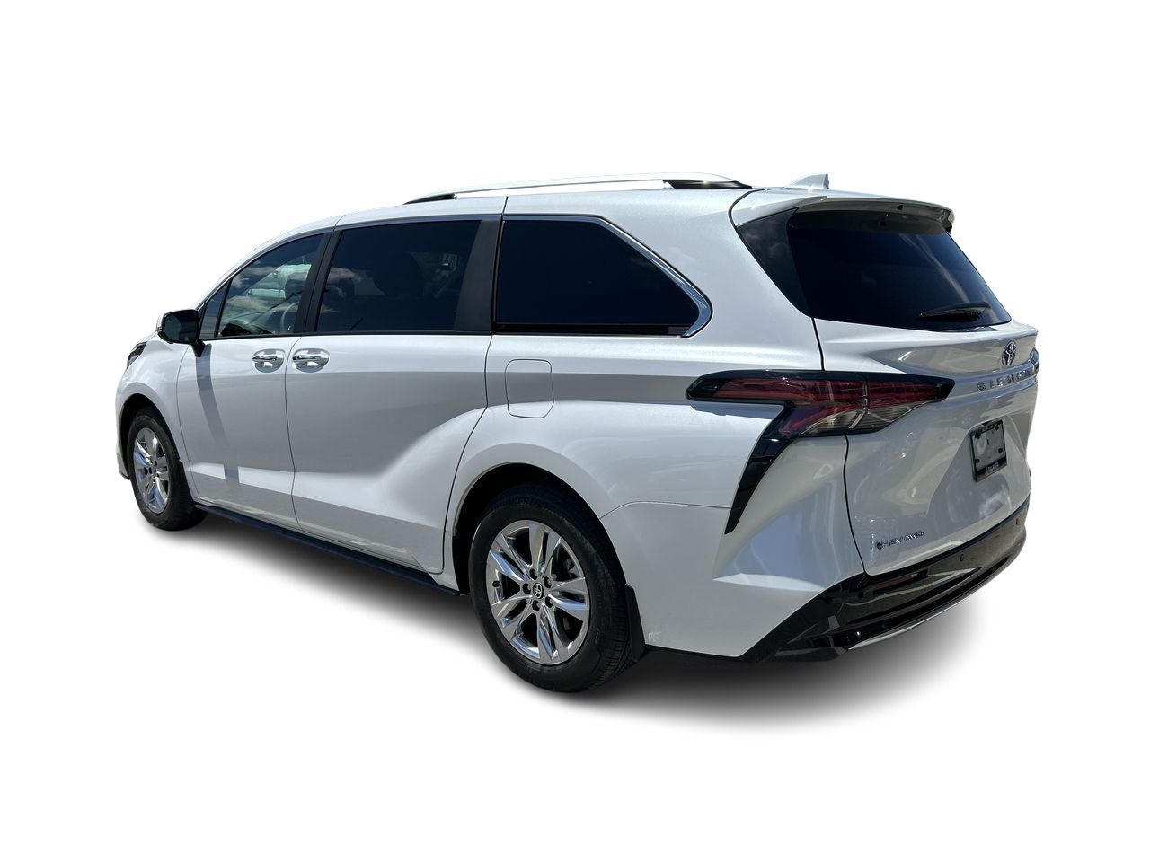 2025 Toyota Sienna Hybrid in Bolton, Ontario