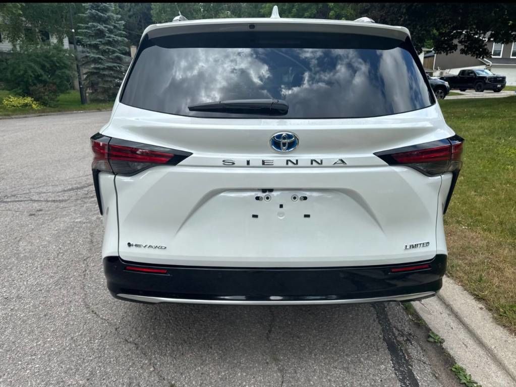 Toyota Sienna Hybrid  2025 à Bolton, Ontario