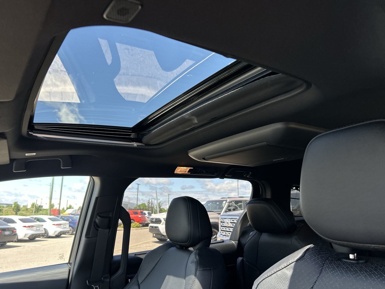 2025 Toyota Sienna Hybrid in Bolton, Ontario