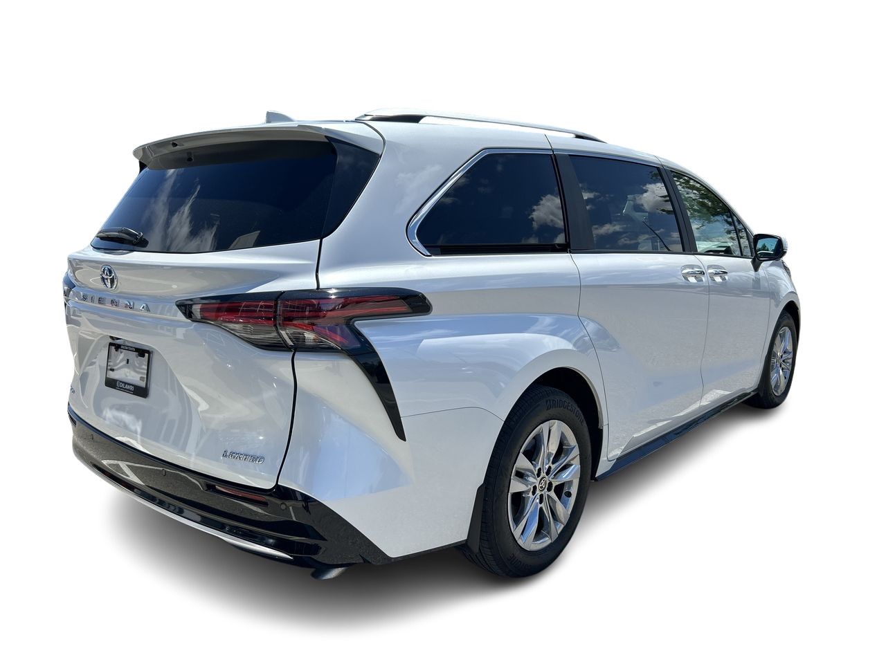 2025 Toyota Sienna Hybrid in Bolton, Ontario