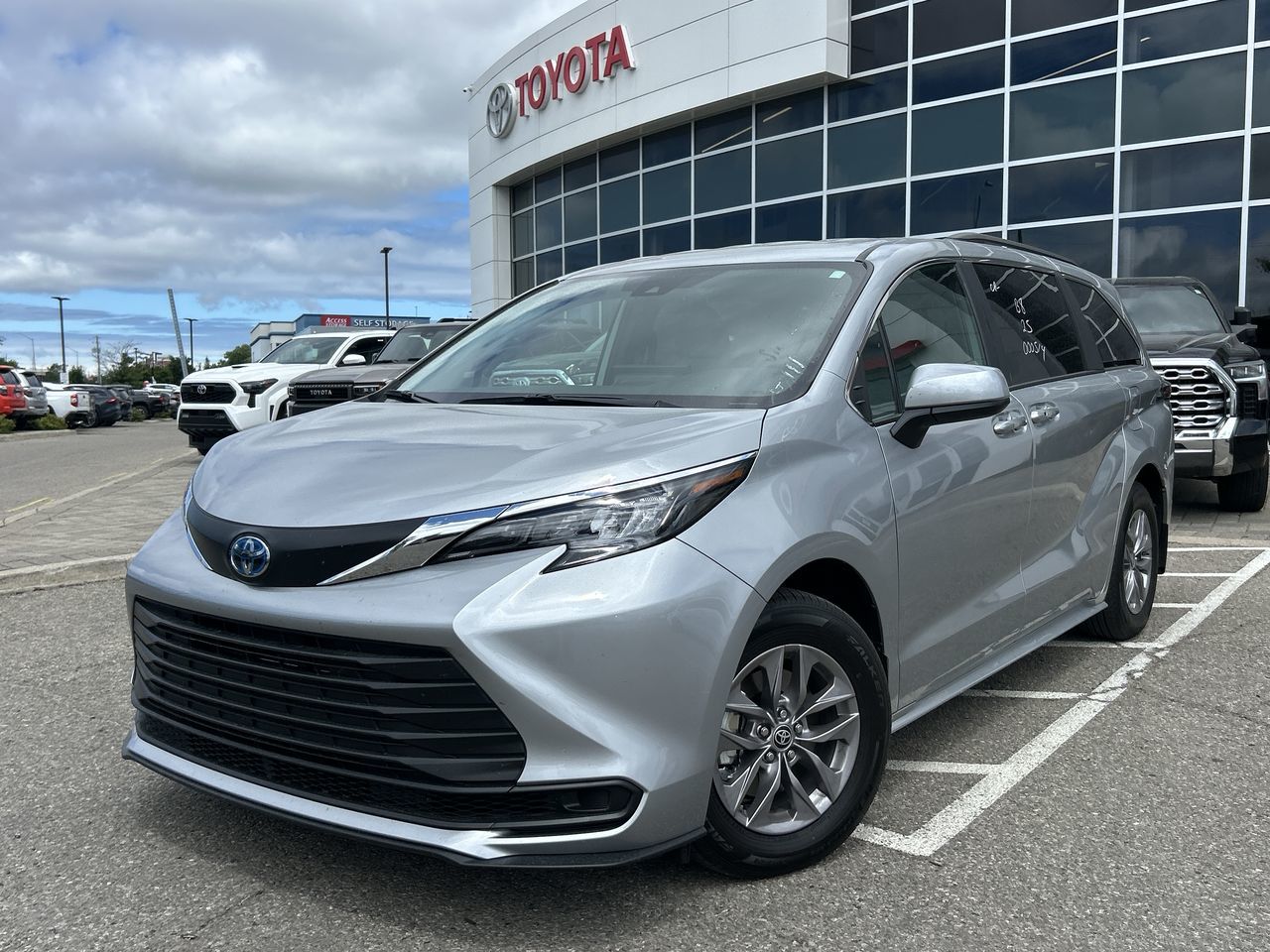 Toyota Sienna Hybrid  2025 à Bolton, Ontario