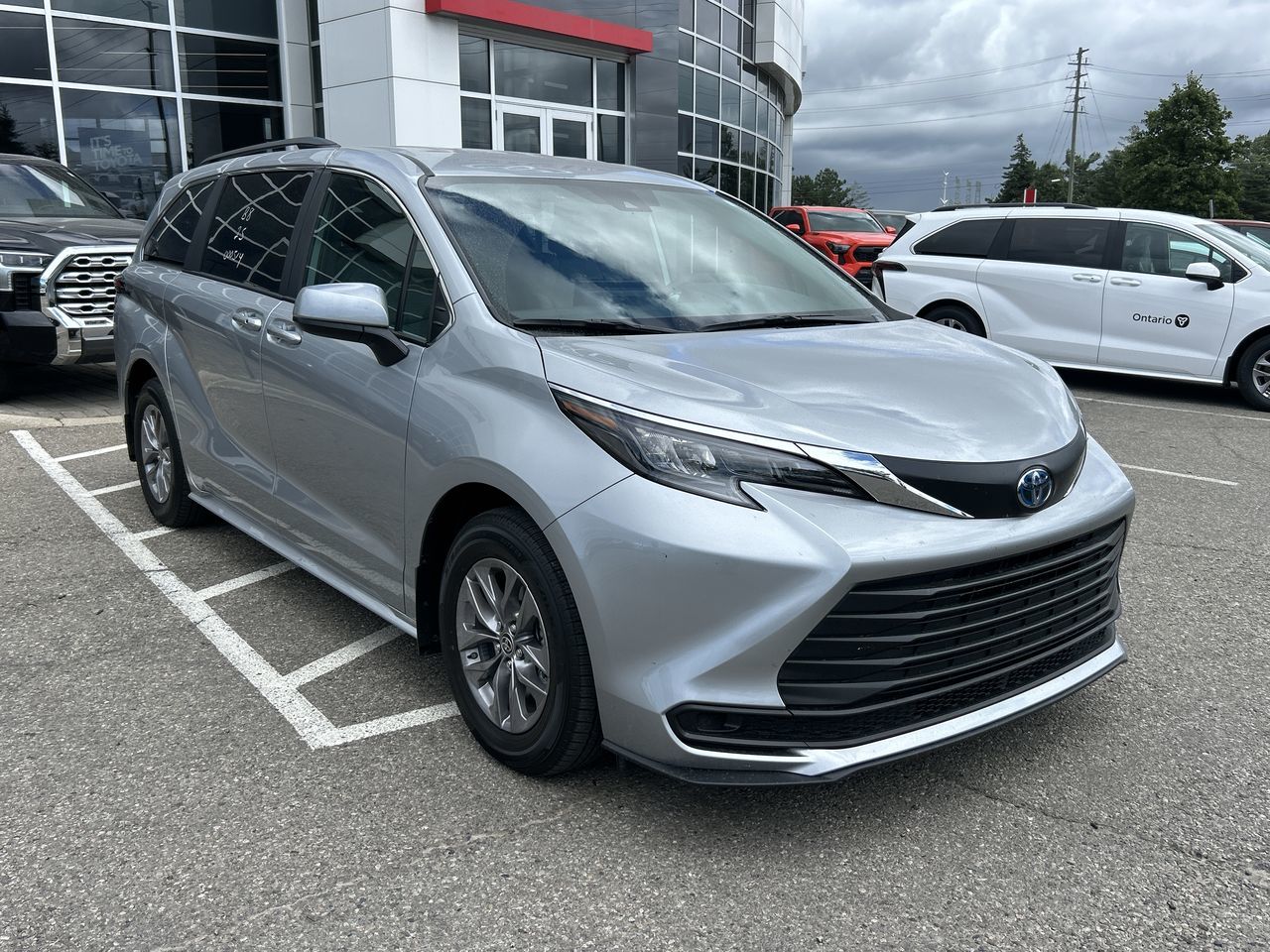 Toyota Sienna Hybrid  2025 à Bolton, Ontario