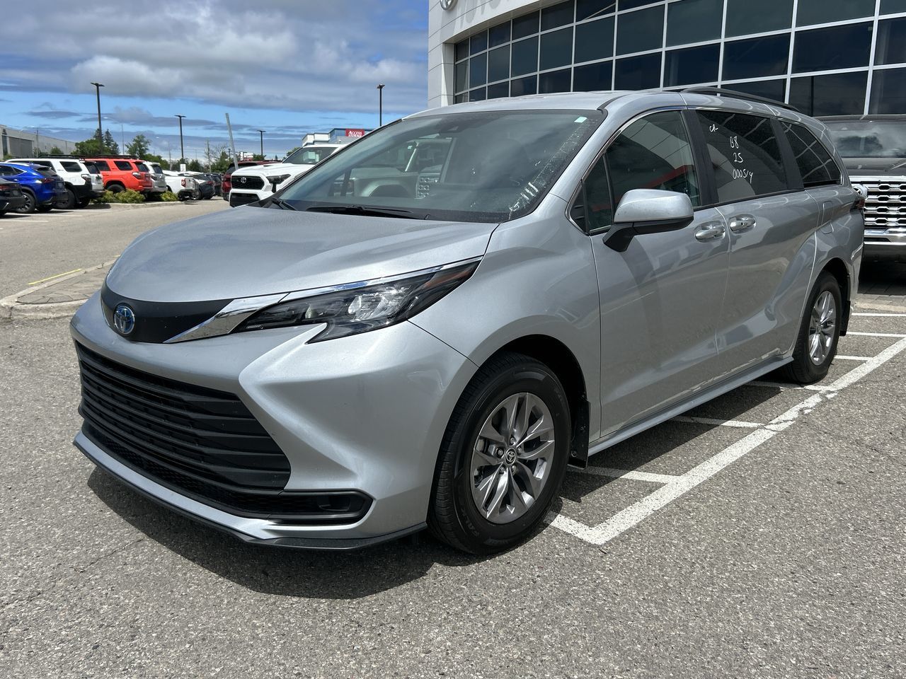 Toyota Sienna Hybrid  2025 à Bolton, Ontario