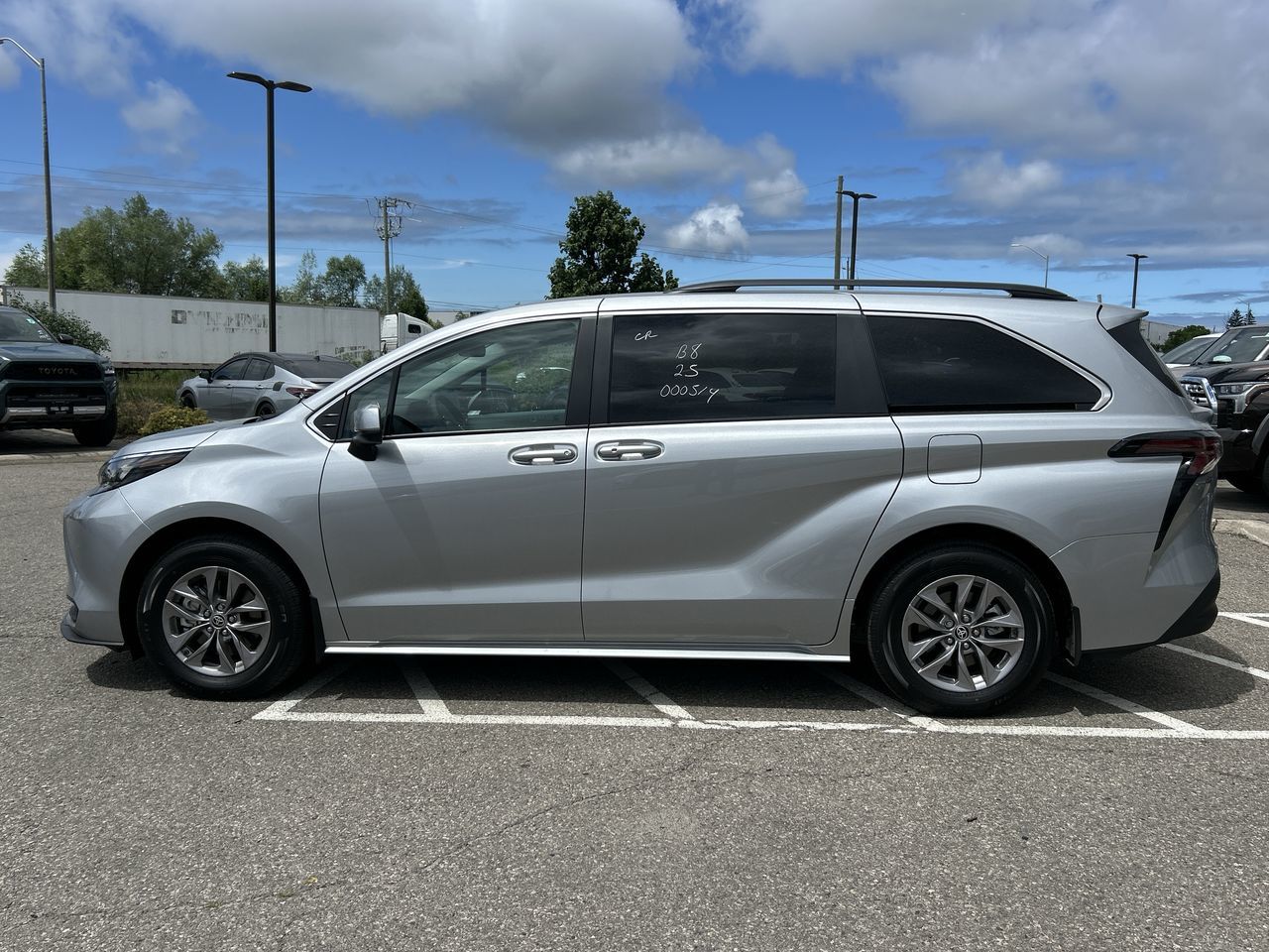 Toyota Sienna Hybrid  2025 à Bolton, Ontario