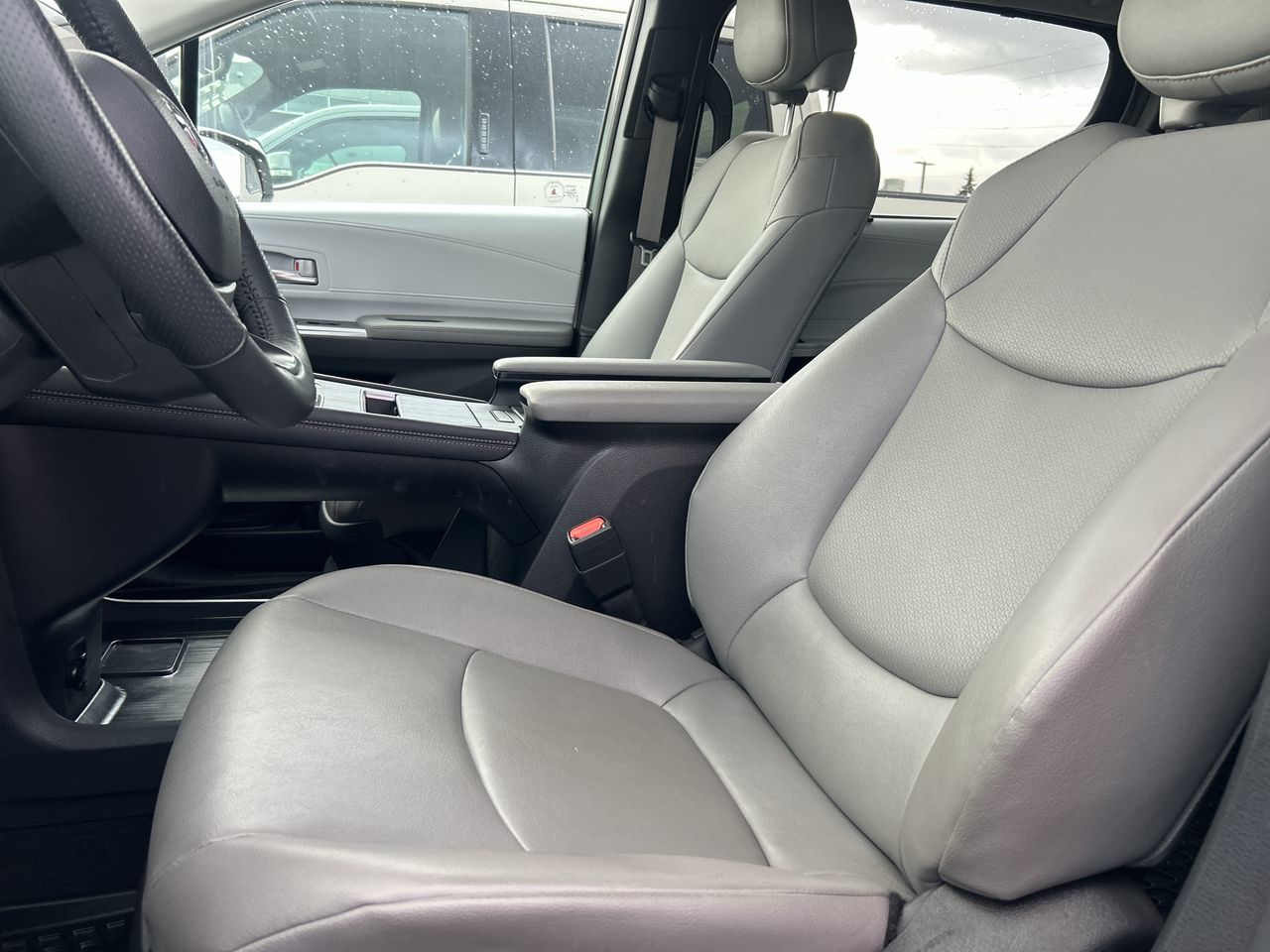 2025 Toyota Sienna Hybrid