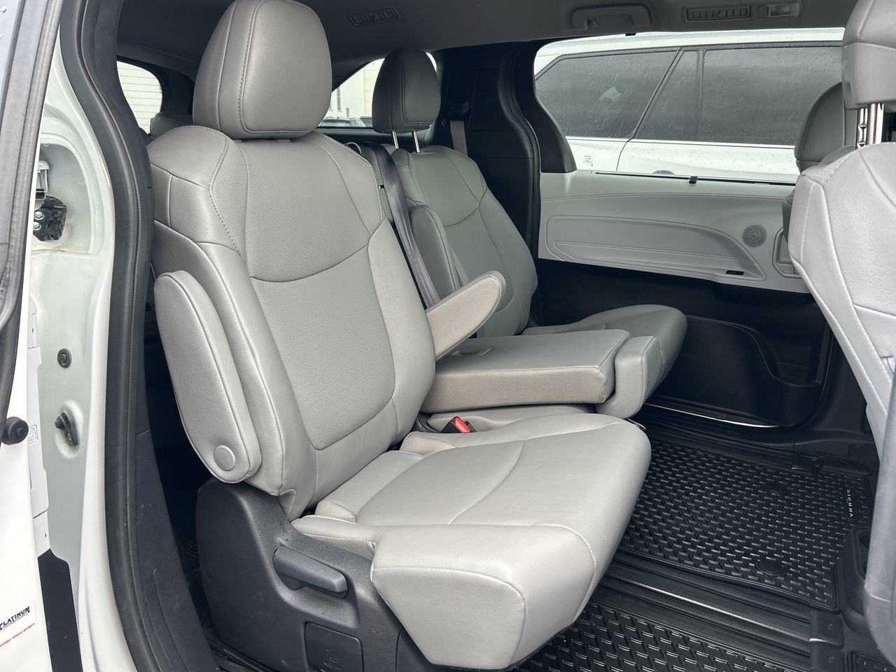 2025 Toyota Sienna Hybrid