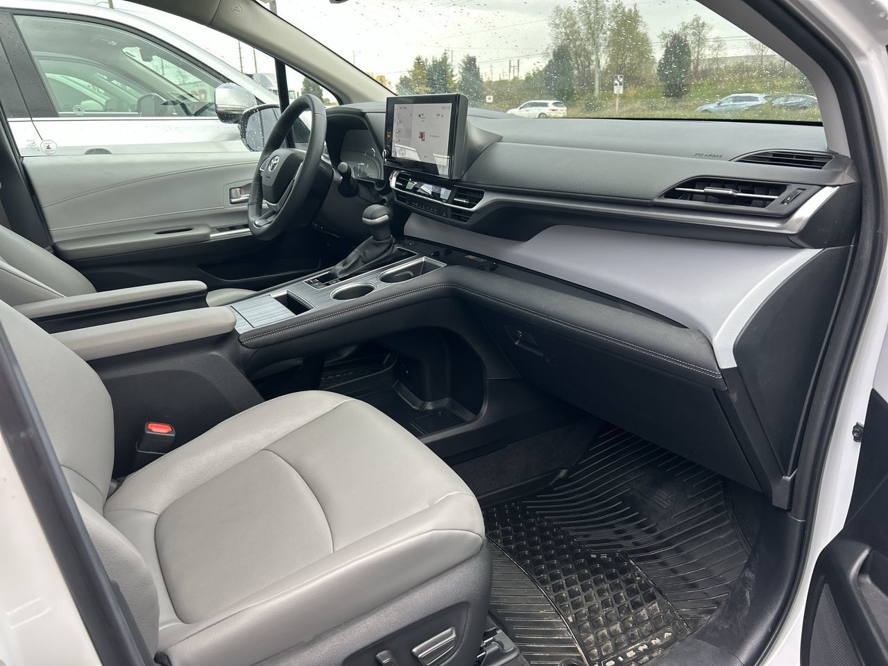 2025 Toyota Sienna Hybrid