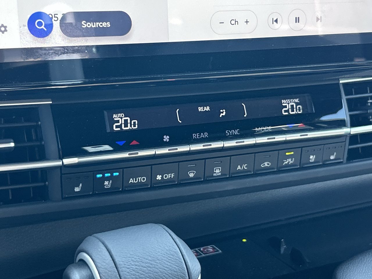 2025 Toyota Sienna Hybrid