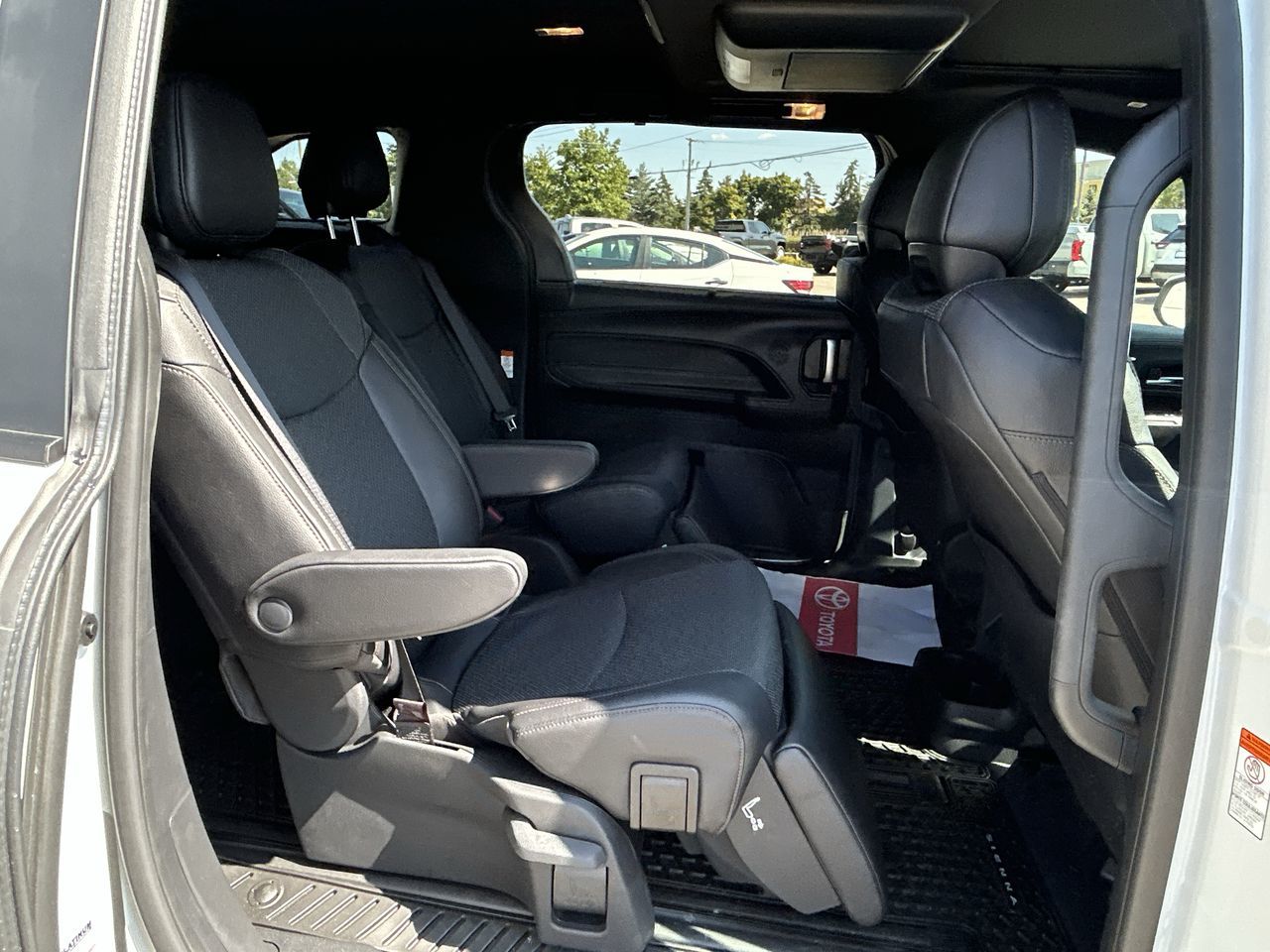 2025 Toyota Sienna Hybrid