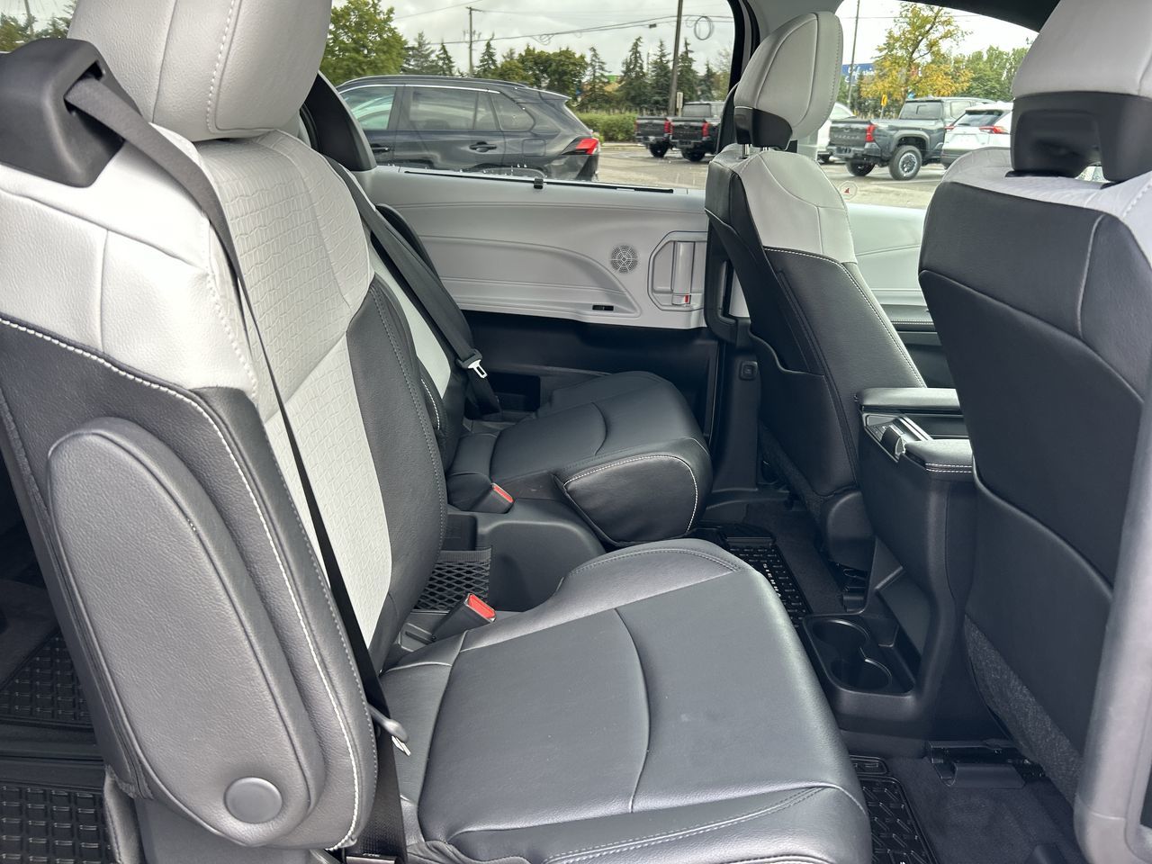 2025 Toyota Sienna Hybrid