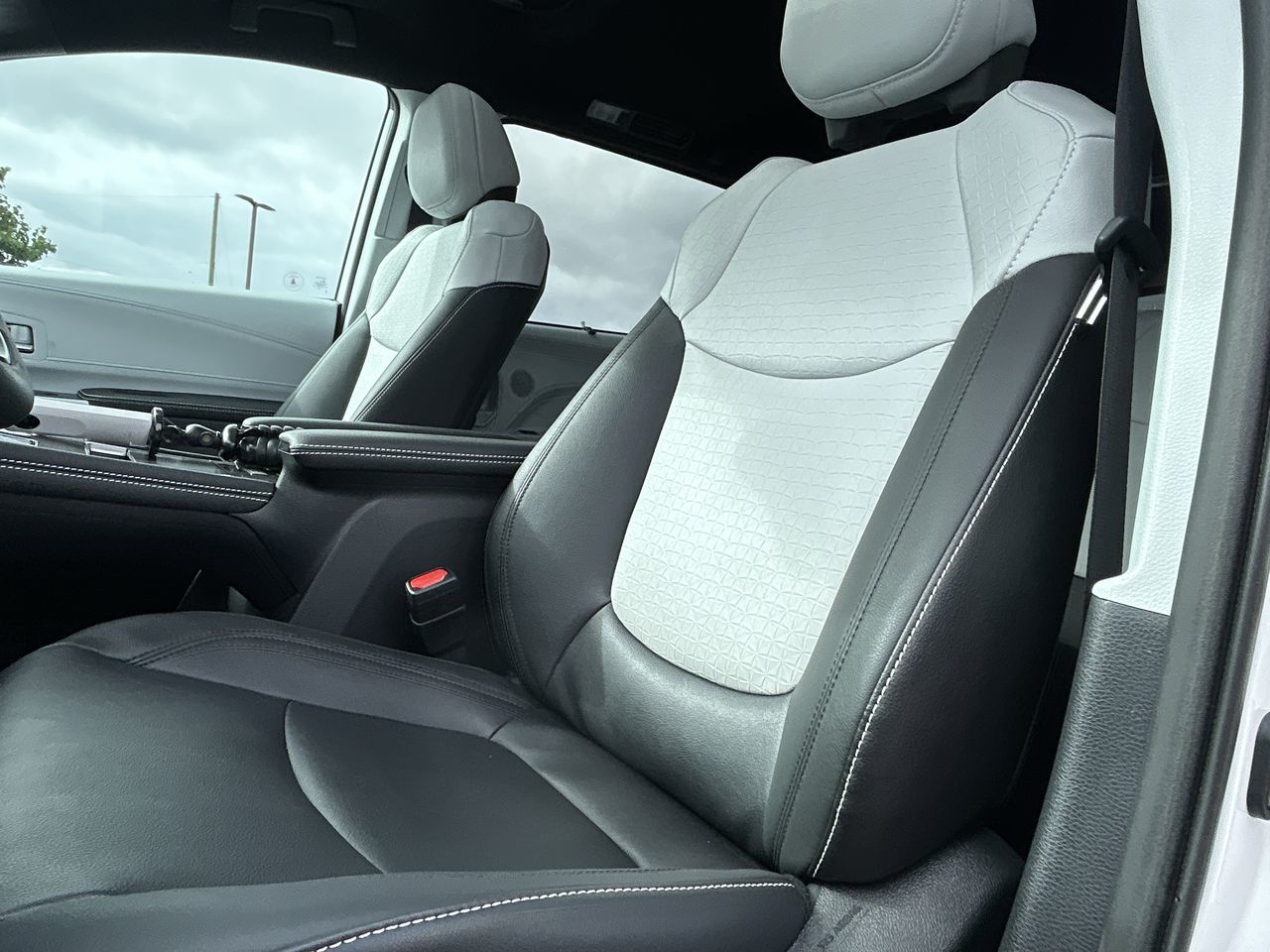 2025 Toyota Sienna Hybrid