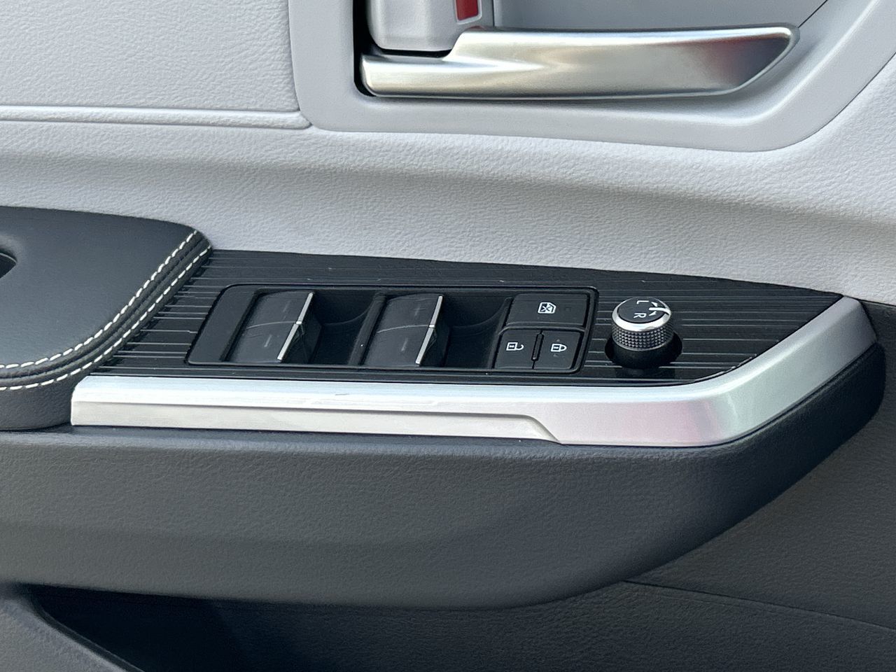 2025 Toyota Sienna Hybrid