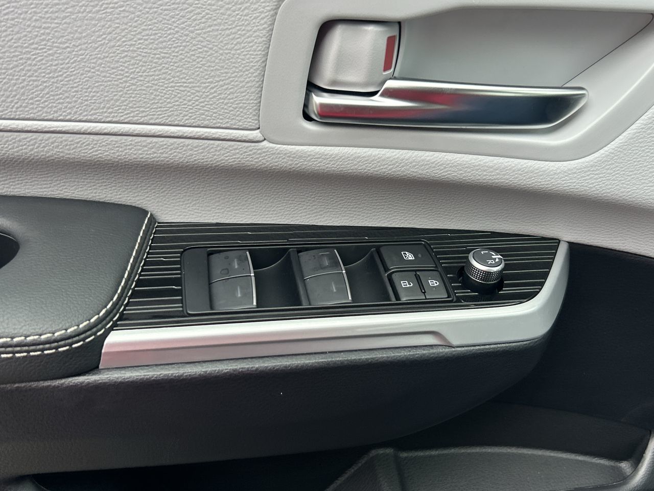 2025 Toyota Sienna Hybrid