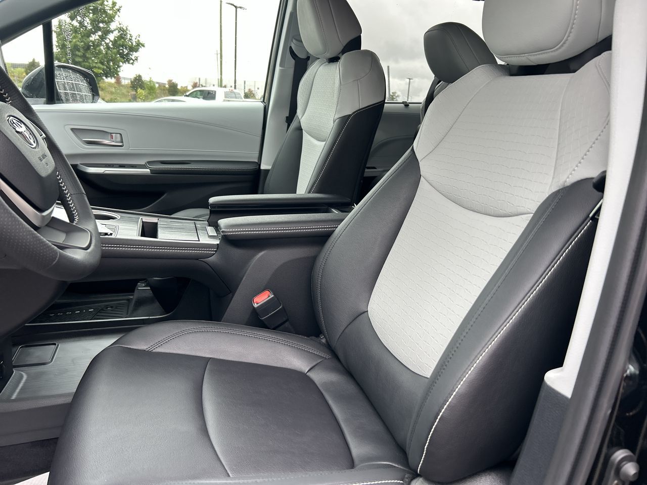 2025 Toyota Sienna Hybrid