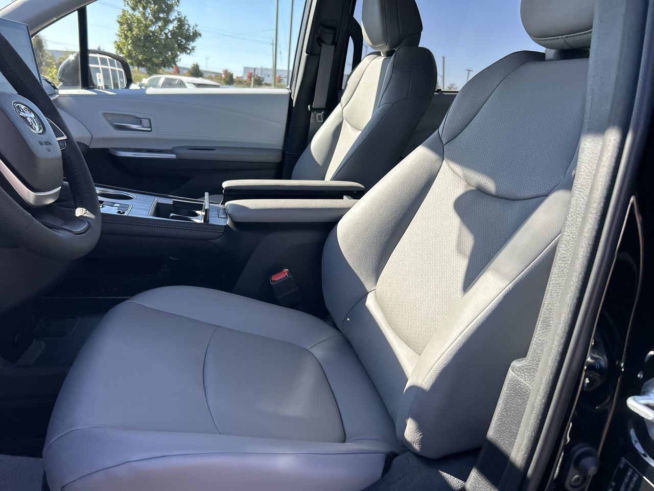 2025 Toyota Sienna Hybrid