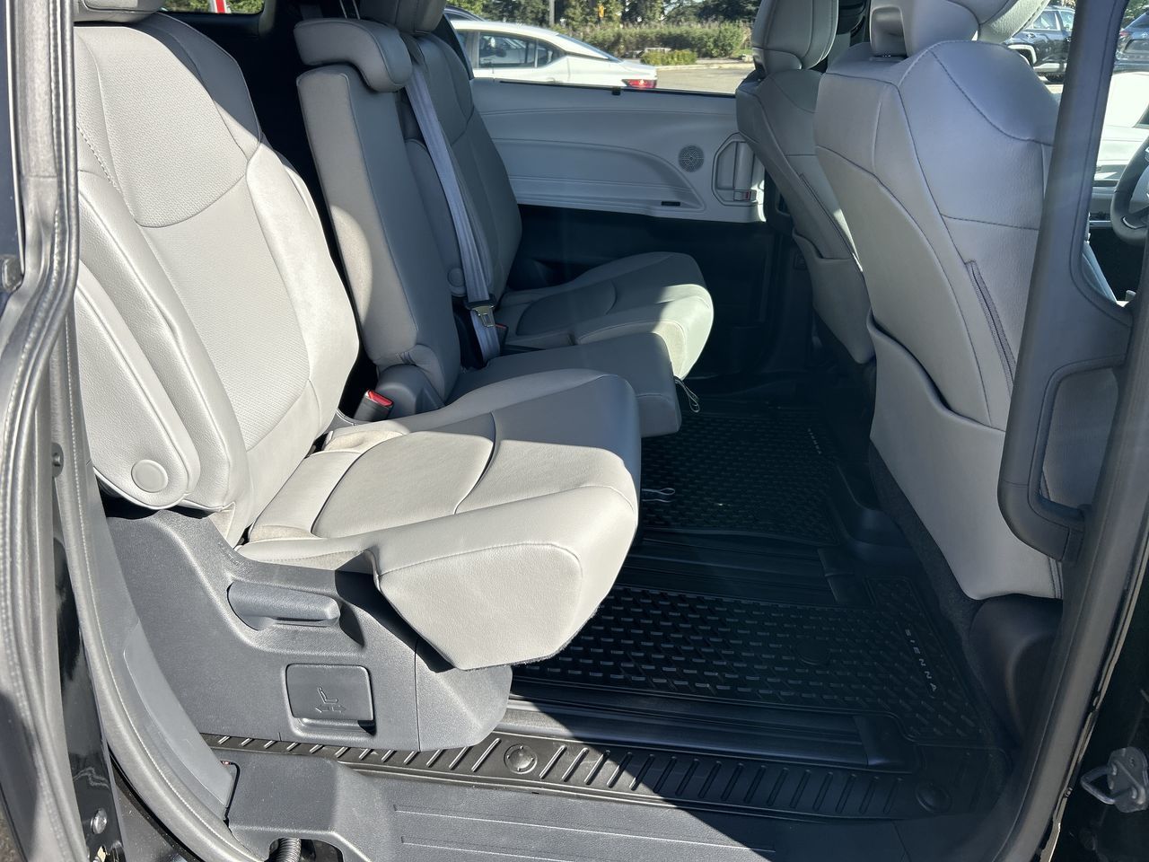2025 Toyota Sienna Hybrid