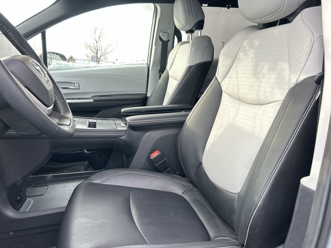 2025 Toyota Sienna Hybrid