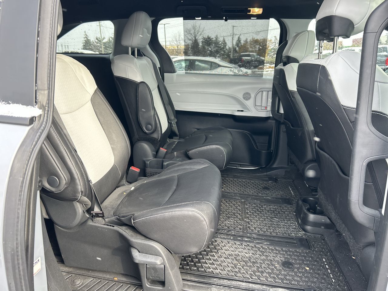 2025 Toyota Sienna Hybrid