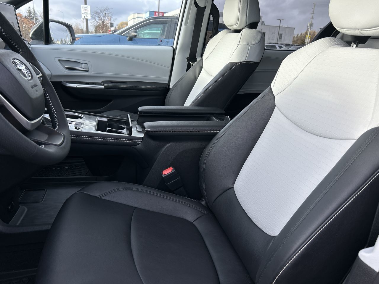 2025 Toyota Sienna Hybrid