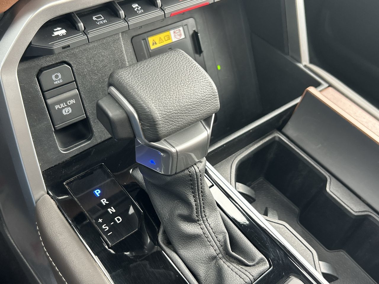 Toyota TUNDRA 4X4  2023 à Bolton, Ontario