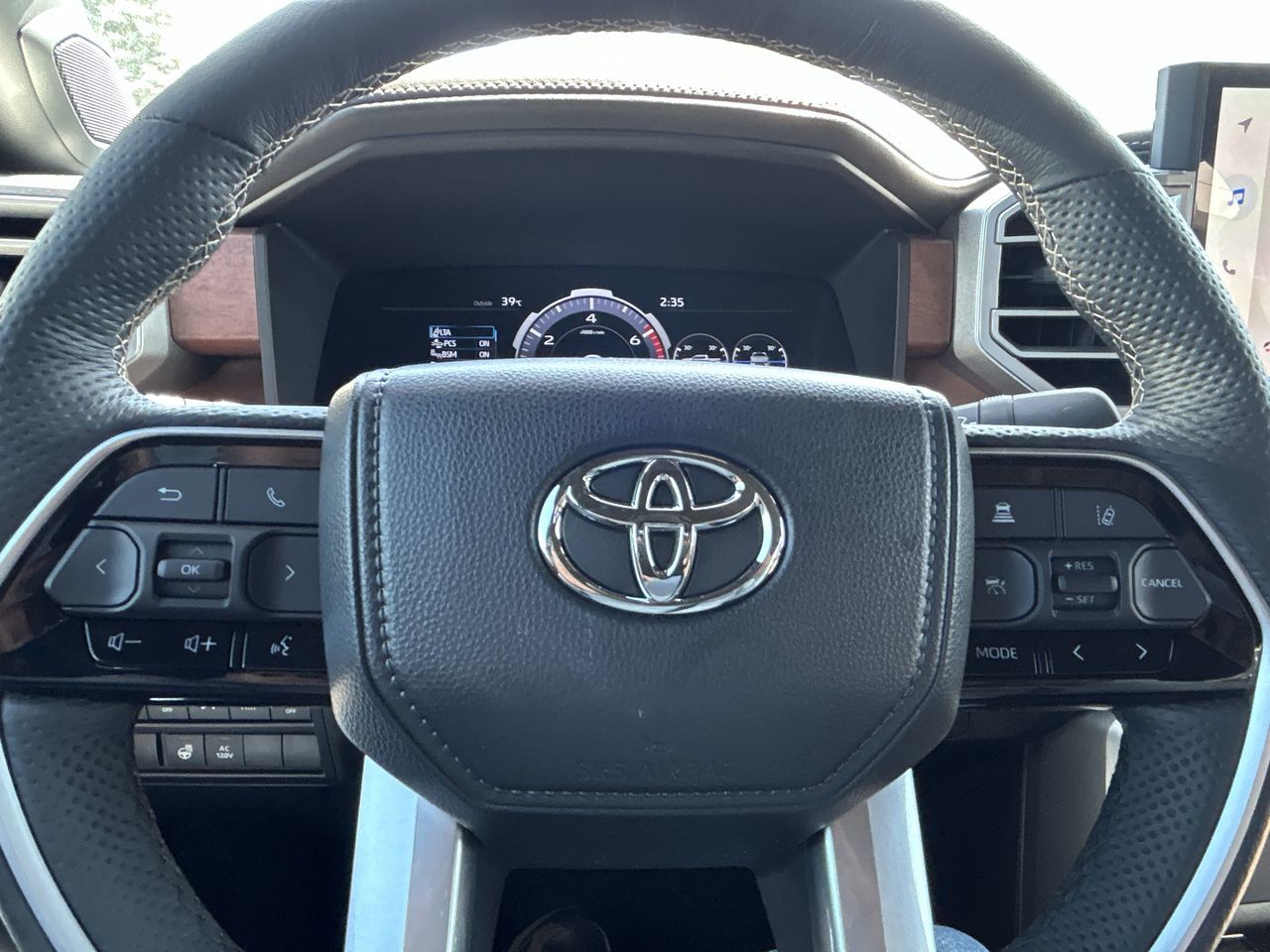 2025 Toyota TUNDRA 4X4 in Bolton, Ontario