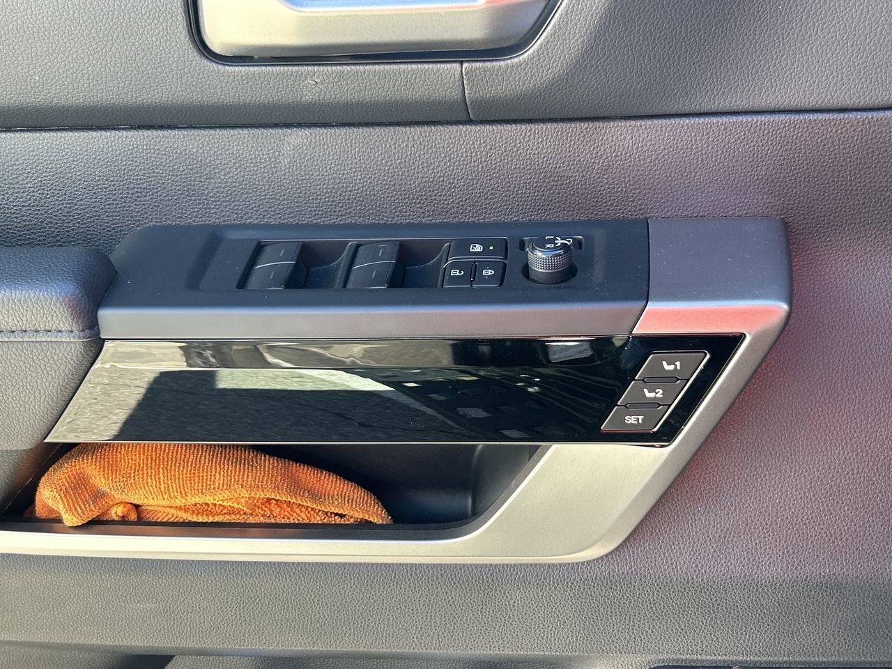 2023 Toyota TUNDRA HYBRID