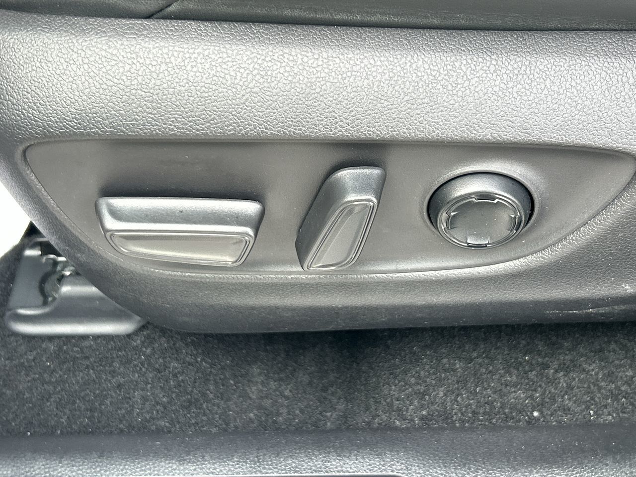 2021 Toyota Venza Hybrid in Bolton, Ontario