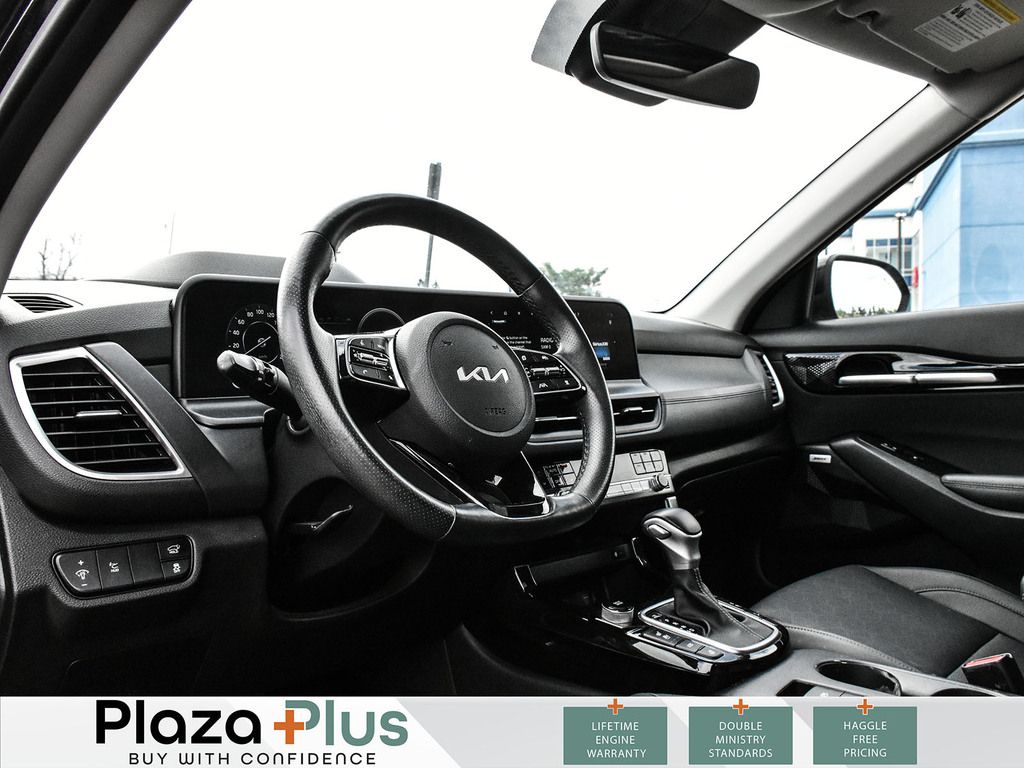 2024 Kia Seltos SX Sunroof l Navigation l Leather