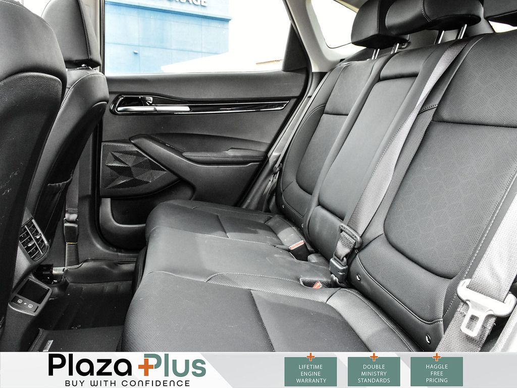 2024 Kia Seltos SX Sunroof l Navigation l Leather
