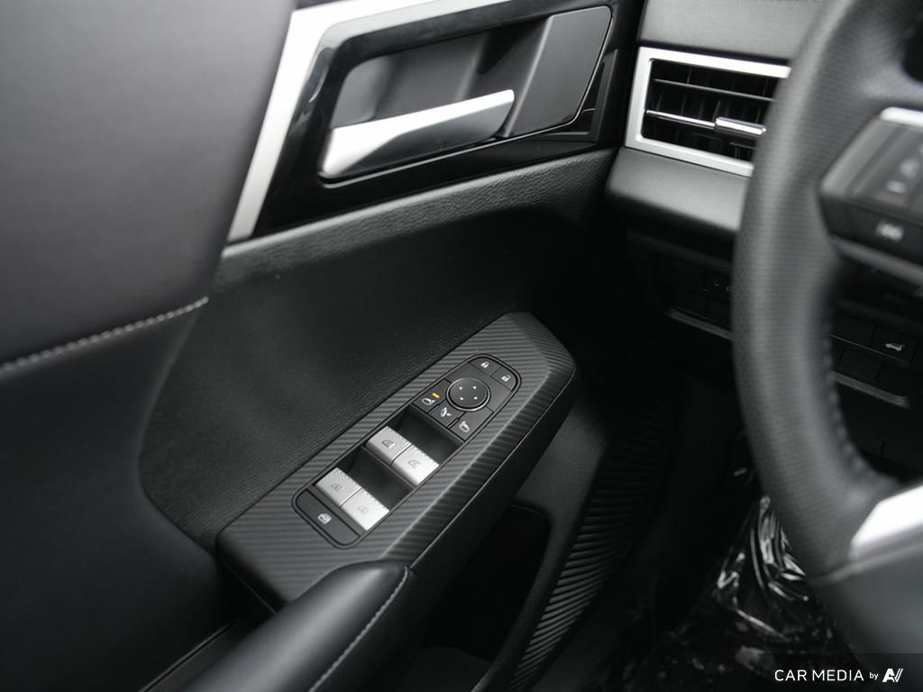2024 Mitsubishi Outlander LE S-AWC