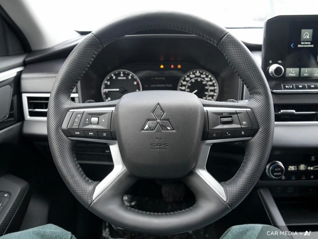 2024 Mitsubishi Outlander LE S-AWC
