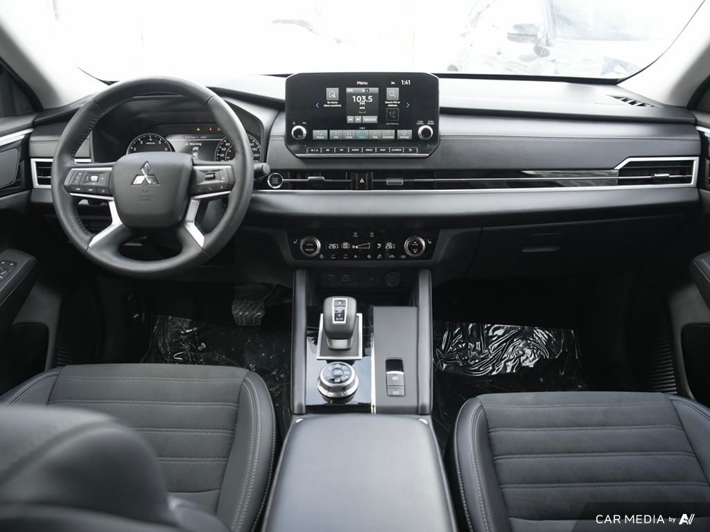 2024 Mitsubishi Outlander LE S-AWC