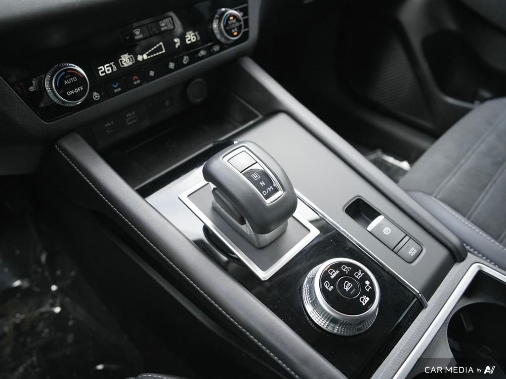 2024 Mitsubishi Outlander LE S-AWC