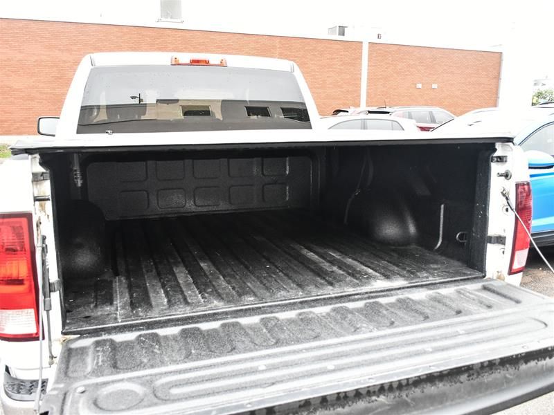Photo 2023 Ram RAM 1500 Classic Crew Cab 4x4 (DS) SLT (140.5 WB 5'7 Box) SWB #8
