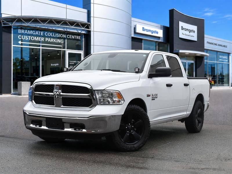 Photo 2023 Ram RAM 1500 Classic Crew Cab 4x4 (DS) SLT (140.5 WB 5'7 Box) SWB #1